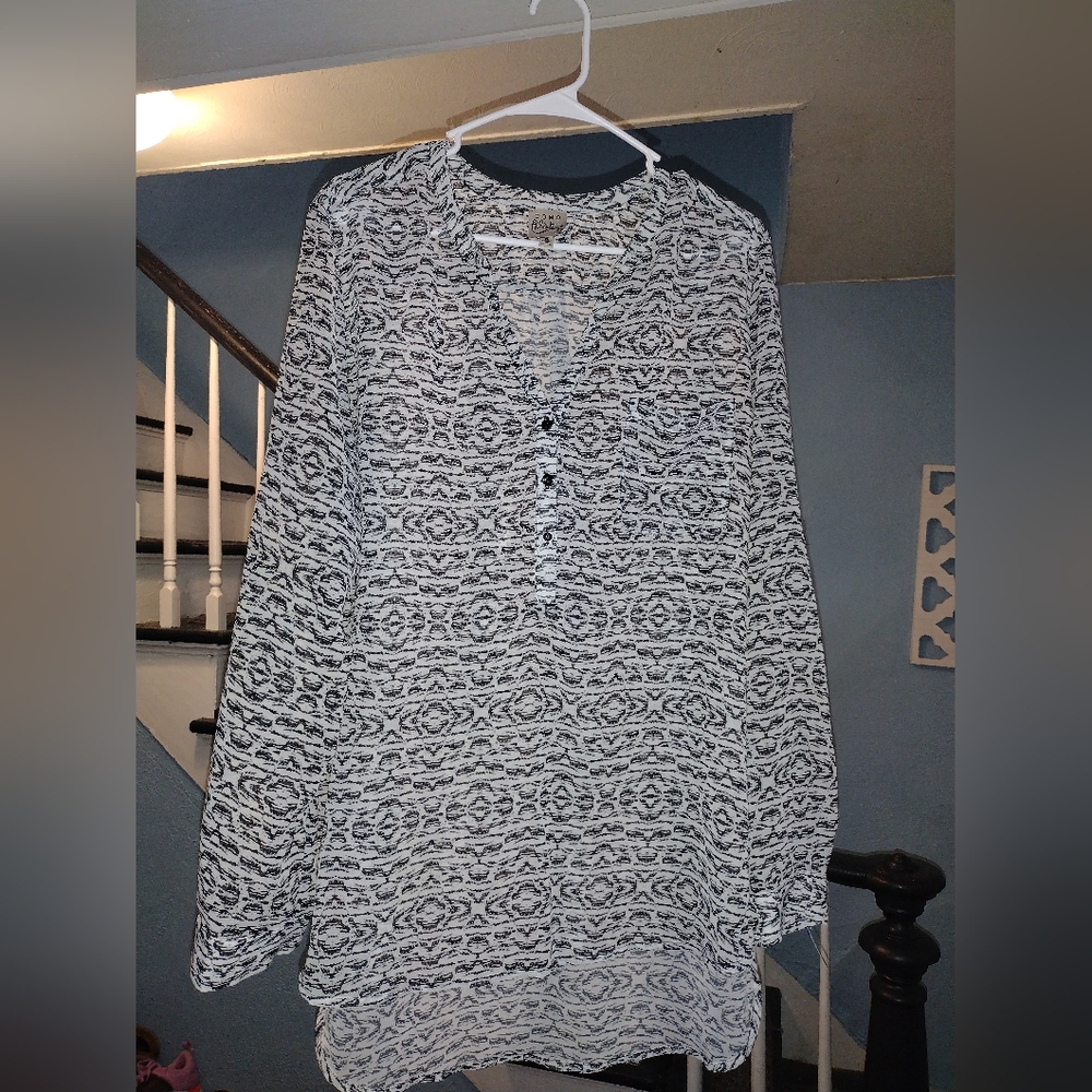 Como Vintage Monochrome Abstract Blouse